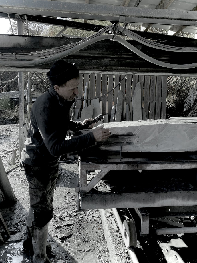 ouvrier de la carrière de martelange