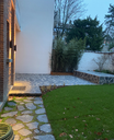 Blauwgrijze stapsteen — formaat: M +- 30 tot 45 cm (1 pallet +- 50 st)