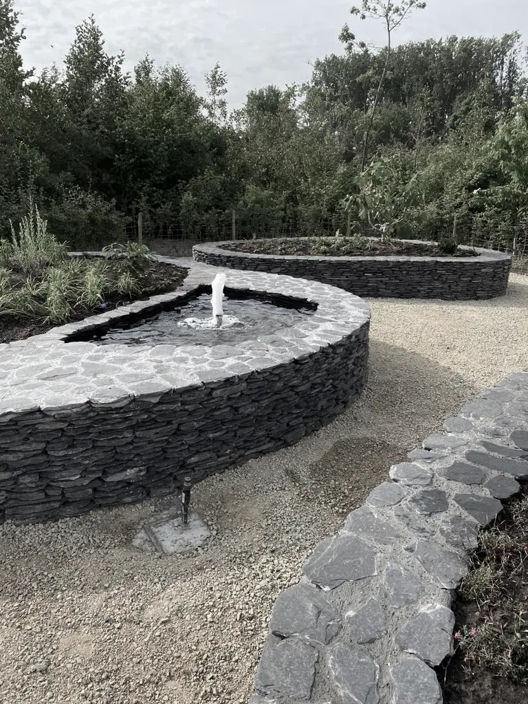 [WS-P022] Pierres pour muret ou mur a sec en schiste format M 