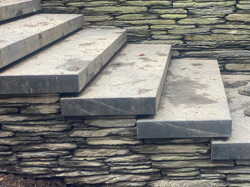 Linéa flamed steps 6cm (100 x 100 x 6)